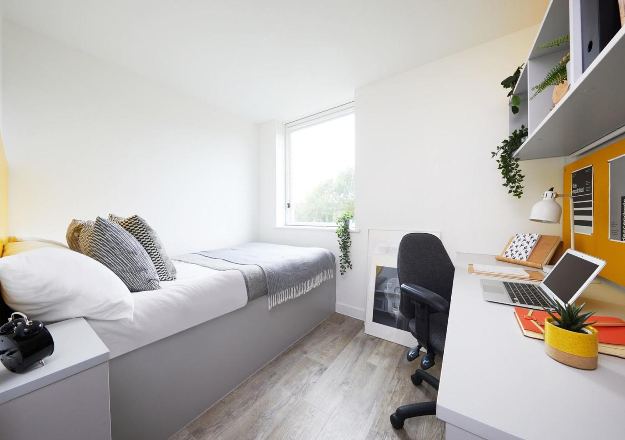 For Students Only Ensuite Bedrooms With Shared Kitchen At Cathedral Point In 温切斯特 外观 照片